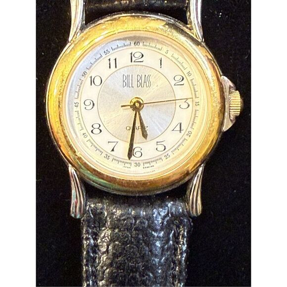 Bill Blass Quartz Ladies Wristwatch Leather Band - Picture 2 of 6